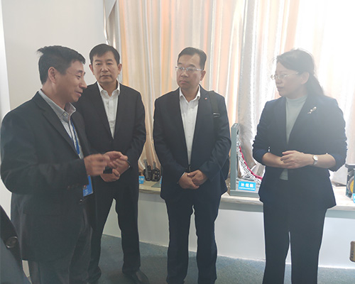 山東省棗莊市委常委 嶧城區委書記于玉一行參觀奧瑪斯公司展示廳(2019)